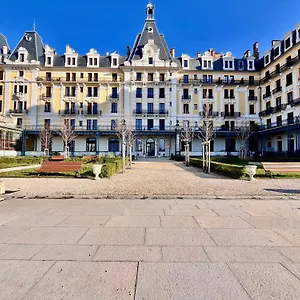 Bourgeois Avec Terrasse Et Vue Appartement